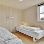Beach Front Home In Lokken With Sauna Дом отдыха