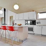 Beach Front Home In Lokken With Sauna Дом отдыха