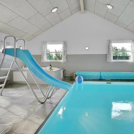Feriehus Lovely In With Sauna *