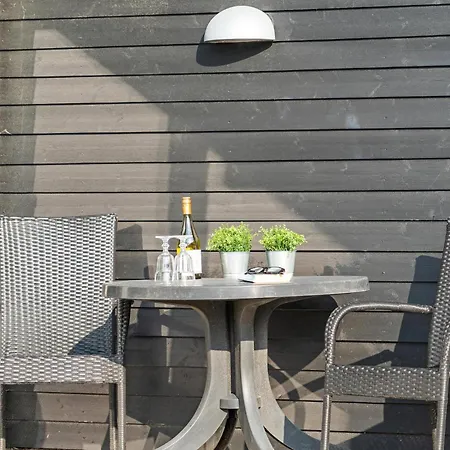 Dom wakacyjny Lovely In With Wifi