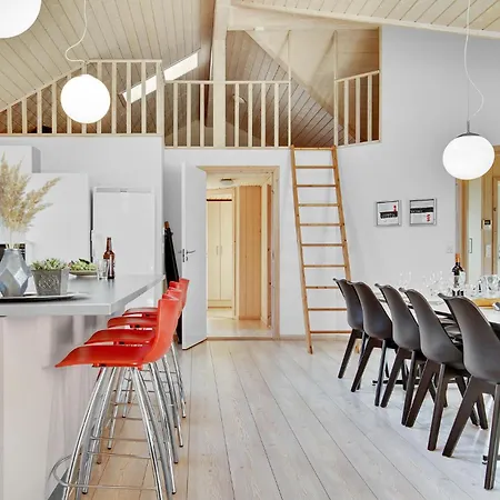 Дом отдыха Beach Front Home In Lokken With Sauna