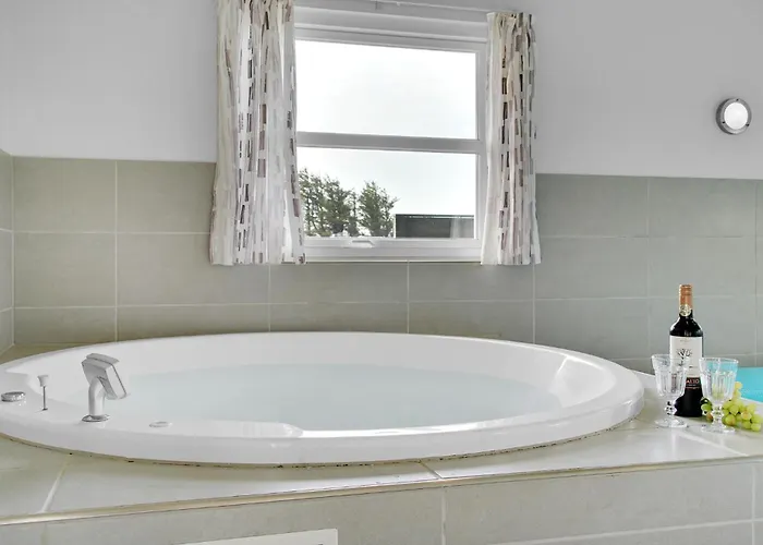 Vakantiehuis Lovely In With Wifi